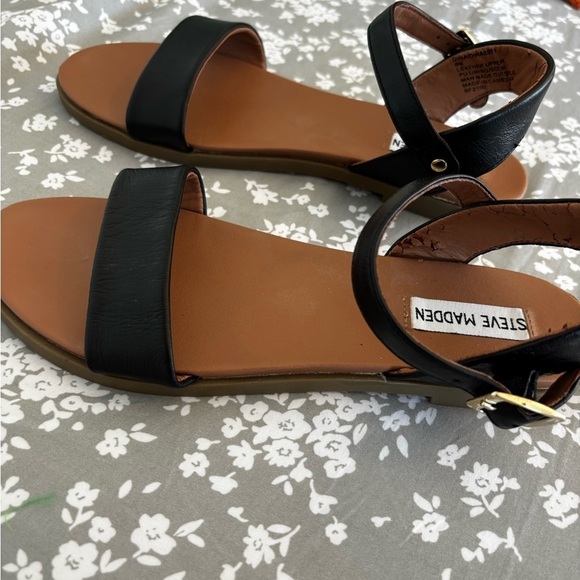 Steve Madden Black and Brown Casual Sandals - Picture 2 of 6